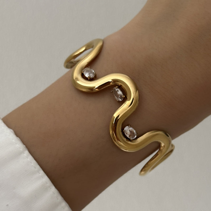 Studded Wavy Bracelet